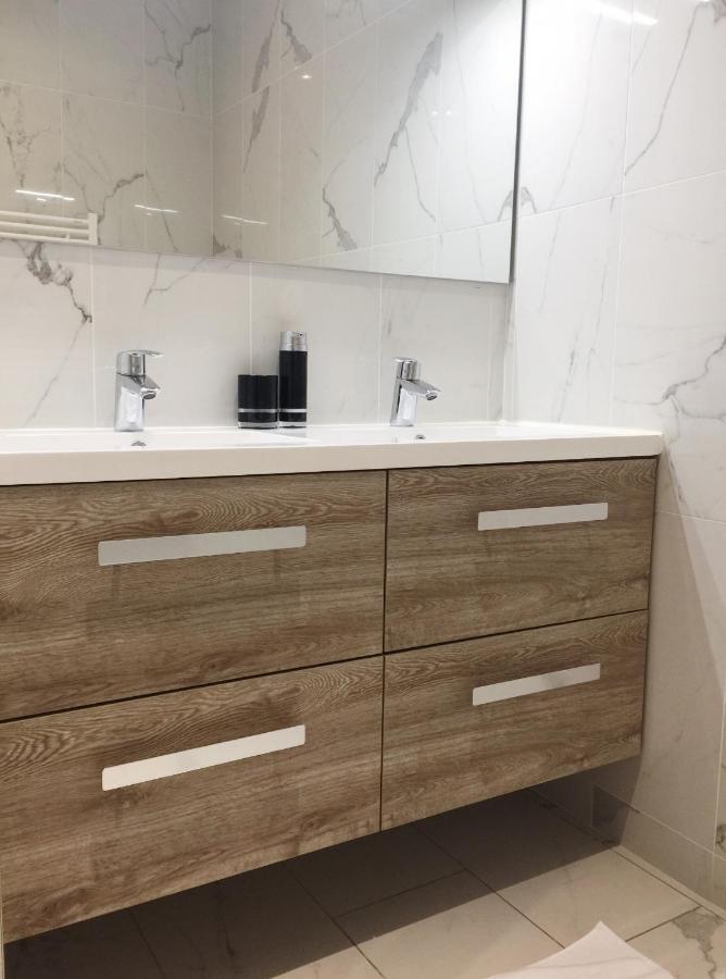 New Apartment In The Heart Of Le Marais Париж Екстериор снимка